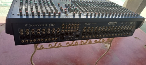 Imagen 3 de 3 de Consola De Audio 24 Canales Soundcraft