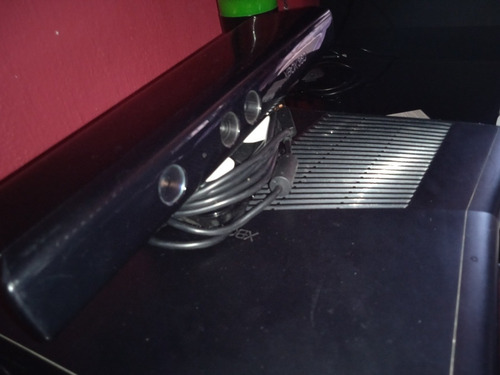 Xbox360 Slim +kinect Con 2 Juegos Y 2 Controles Inalámbricos (Usado)
