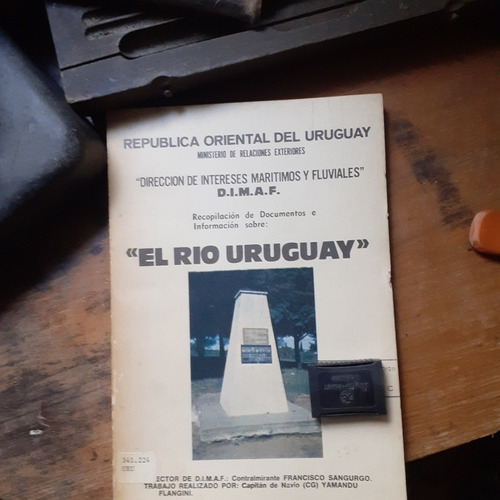 El Río Uruguay / Dirección De Intereses Marítimos-fluviales