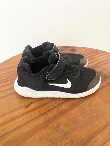 Zapatillas Negras De Microfibra De Niño Nike Free (Usado)