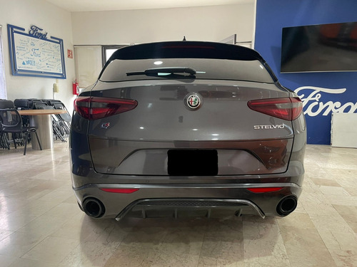 Alfa Romeo Stelvio 2.0L L4 Turbo Veloce Awd
