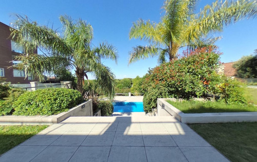 Imagen 6 de 20 de Casa - La Lucila Con Espectacular Vista Al Río