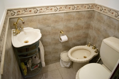 Casa Venta Barrio Alemán 4 Dormitorios, Jardín, Parrilla Garage