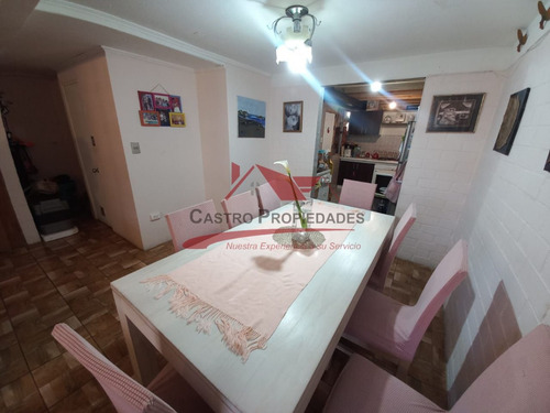 Hermosa Casa De Dos Pisos, 4 Dormitorios Y 2 Baños, Paine