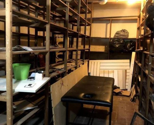 Imagen 10 de 12 de Local Comercial En Galería Y Con Entrada Independiente Desde La Calle 76 M²- Liniers