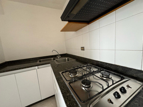 Se Alquila Apartamento Semiamoblado, Los Mangos Valencia Sr