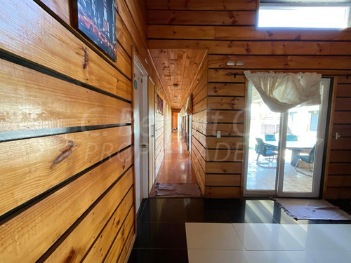 Gran Casa Familiar Con Espacios Amplios