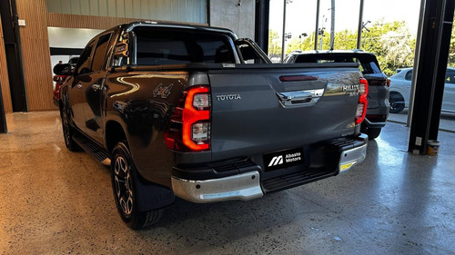 Toyota Hilux 2.8 Cd Srx 177cv 4x4 At