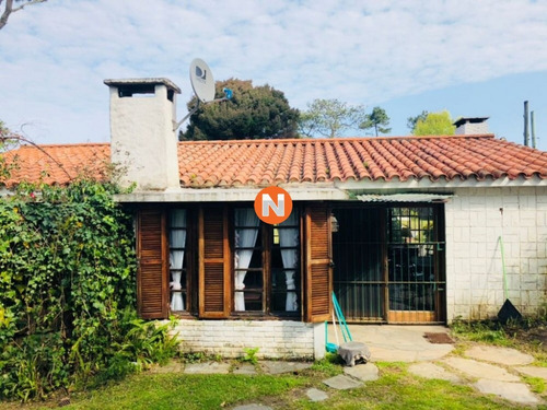 Casa A La Venta En Pinares- Ref: 215595