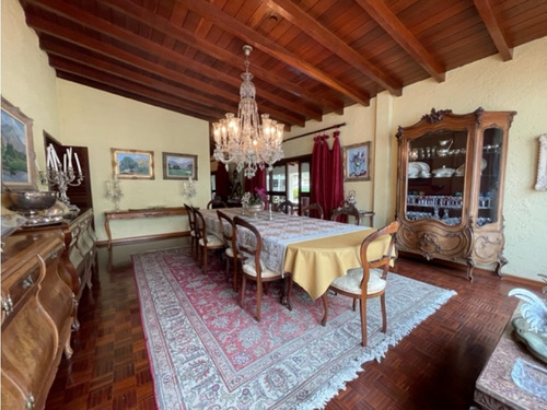 Se Vende Casa 800 M² 8h/10b/10p Cerro Verde