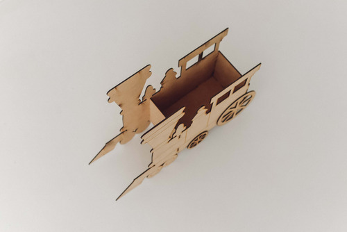 Tren 1 Locomotora Y 4 Vagones Mdf 3mm