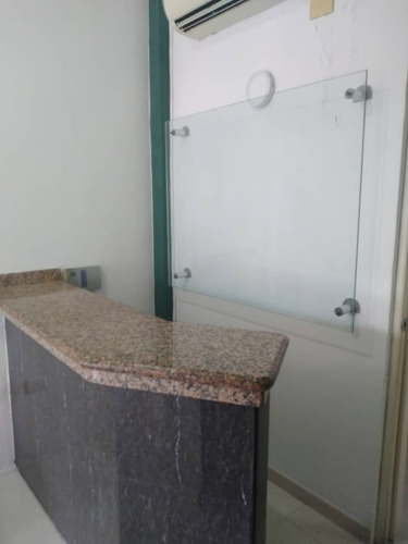 Imagen 4 de 10 de Vera Casa Inmobiliaria Vende Local Comercial En Paseo Paraparal L/firma 0414.404.84.31 Jennyfer De López (a.ro-1)