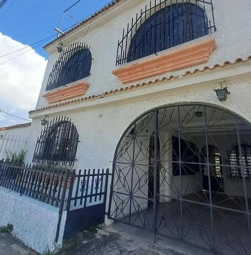 Casa En Venta/urbanización Girardot Maracay/pg1112