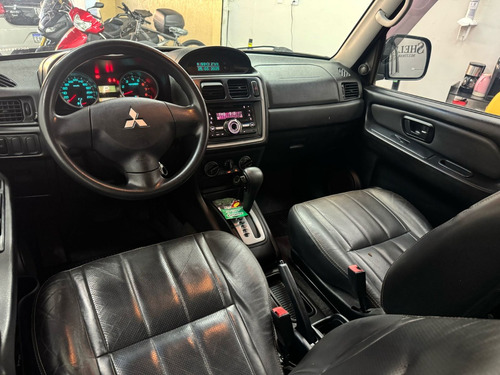 Mitsubishi Pajero TR4 2.0 4x2 Flex Aut. 5p