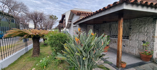 Venta Palomar Centro Chalet 4 Amb 2 Baños Lote 537m2 F: 9518
