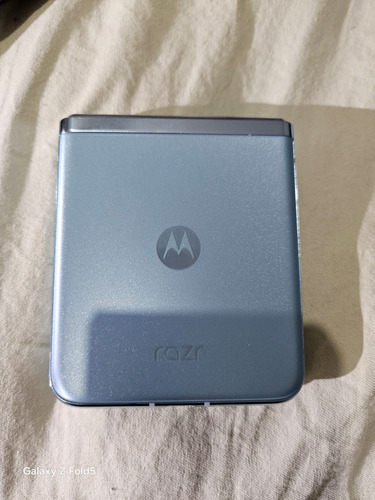 Motorola Razr 40 Ultra Dual 256 Gb Glacier Blue 12 Gb Ram (Usado)