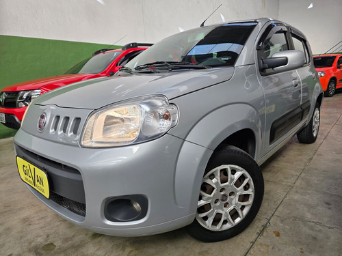Fiat Uno Uno Vivace 1.0 8V (Flex) 4p