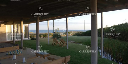 Venta De Casa En Manantiales- El Chorro. 4 Dormitorios En Suite