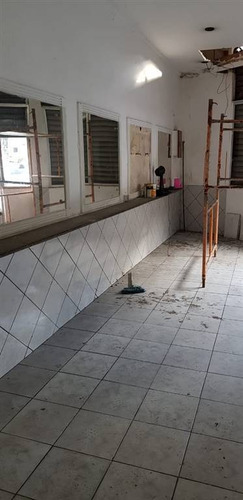 Imagem 3 de 3 de Salao Comercial Com 50 M? No Centro De Sao Vicente, Ao Lado Da Praca Da Biquinha, 50 Mts Da Praia, Agende Sua Visita Correndo. - Hm3332