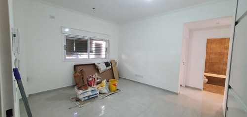 Imagen 3 de 7 de Dpto Tipo Ph En Venta De 2amb En Monte Castro En Planta Baja Con Patio A Estrenar