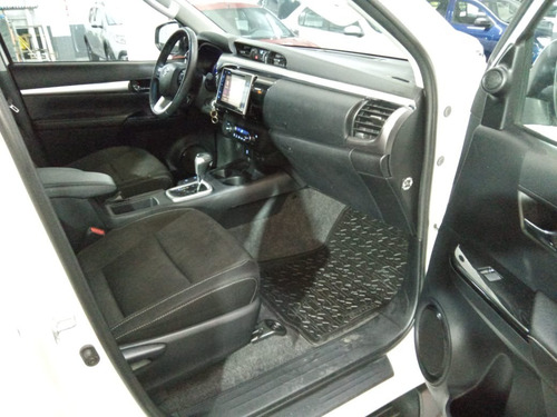 Imagen 9 de 25 de Toyota Hilux Srv 4x2 Aut