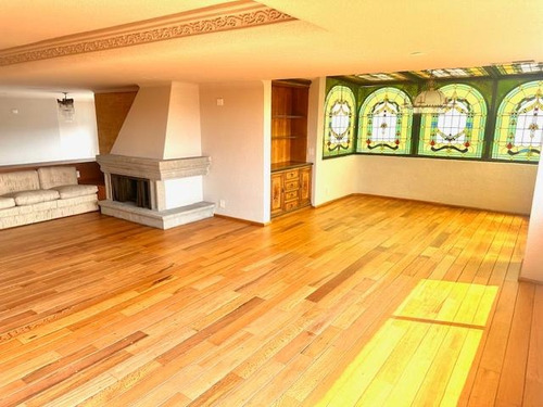 Lomas De Chapultepec, Penthouse De 750m2 En Dos Niveles, Muy Iluminado, 4 Amplias Recamaras Con Vestidor, Sala De T.v., Estudio, Terraza, 3 Lugares De Estacionamiento, Cuartos De Servicio. El E