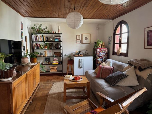 Casa En Venta De 7 Dorm. En Ñuñoa