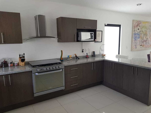 Imagen 13 de 30 de Venta Espectacular Casa En Cumbres Del Lago!