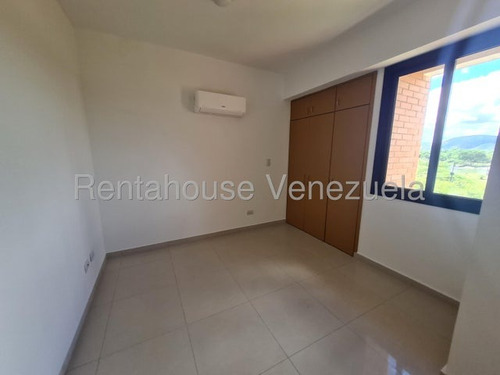 Naudy Escalona Asesor Inmobiliario De Rentahouse Vende Bello Apartamento En Zona Este De Barquisimeto