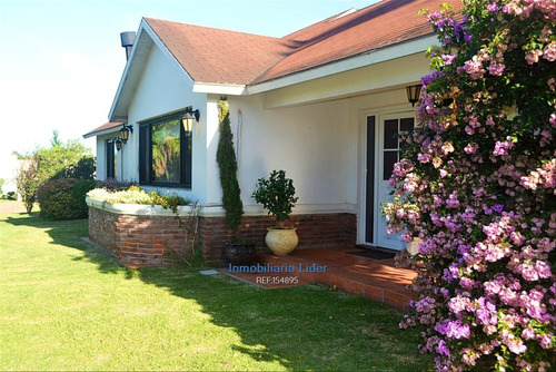 Casa De 3 Dormitorios En Colinas De Carrasco