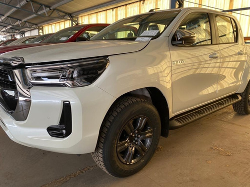 Toyota Hilux Srv 4x2 Automatica - 0km 2021