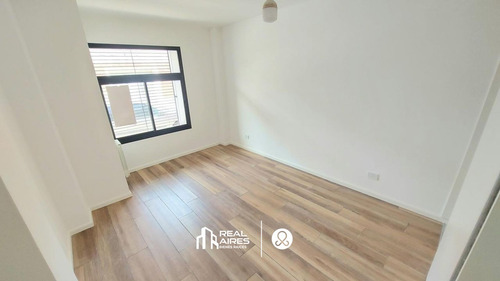 Departamento Ph En Venta En Capital Federal, Buenos Aires, Argentina