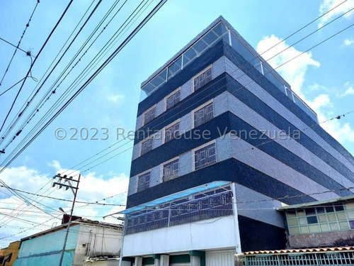 Monica Carrasquel Vende, Edificio  En Venta En Centro, Barquisimeto - Cod 2 4 5  5 3 2 