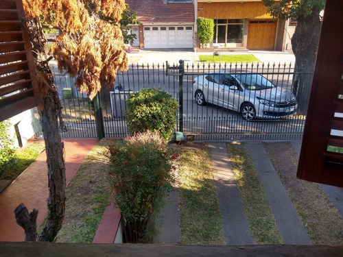 Venta Casa 5 Ambientes Bernal