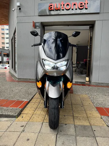 Yamaha Nmax Connect