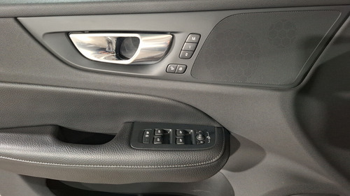 Volvo S60 2.0 T5 MOMENTUM AUTO
