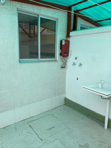 Casa Esquinera En Venta, Pomasqui - Conjunto Habitacional Villa Palermo