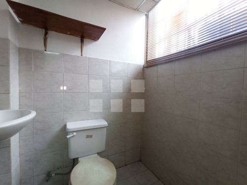Imagen 8 de 8 de Excelente Local Para Oficina En Centro De Puerto La Cruz