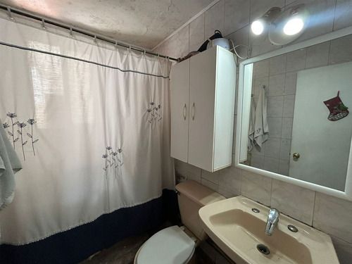 Casa En Venta De 7 Dorm. 3 Baños En Peñalolén