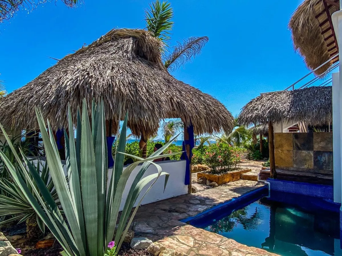 Puerto Escondido Oaxaca House In Frontbeach 400m² + Land 1000m² With 4 Tennis Court Invest Opportunity Casa En Frente De La Playa | MercadoLibre