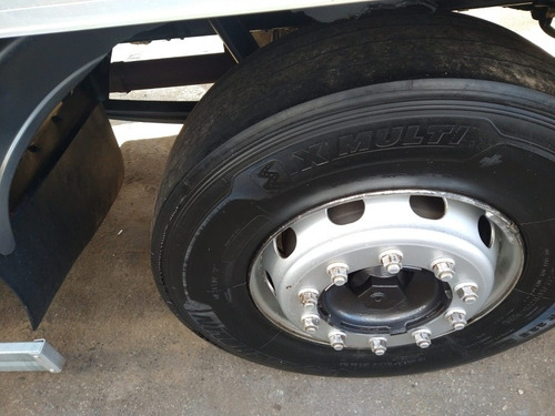 Imagem 14 de 18 de Volvo Vm 270