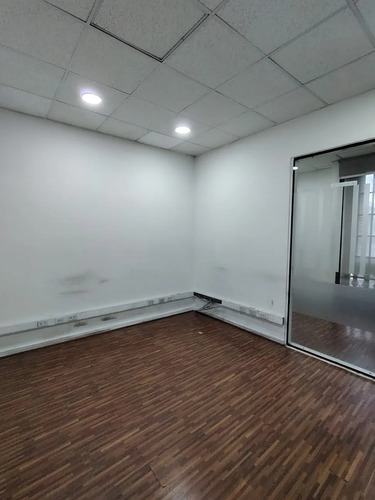 Arriendo  Oficina / Providencia A Pasos Metro Salvador