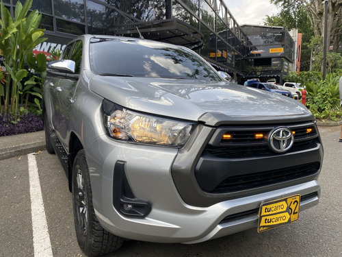 Imagen 3 de 24 de Toyota Hilux 2.4 4x4 2021