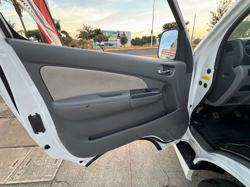Nissan Urvan 2.5 15 Pas Amplia Aapack Seg Mt