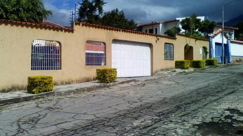 Imagen 1 de 14 de Quinta En La Urb El Castaño. Maracay
