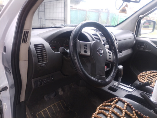 Nissan Frontier 2.5 Le Cab Doble 4x4 Tap. Cuero
