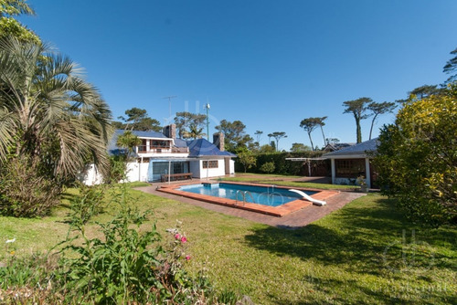 Imagen 3 de 30 de Punta Del Este, Casa En Mansa, 4 Dormitorios Y Piscina.