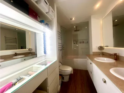 Apartamento Amoblado En Arriendo En El Poblado Parte Alta