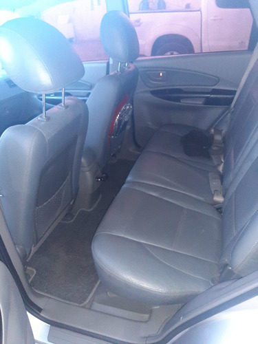 Imagem 8 de 15 de Hyundai Tucson 2010 2.0 Gl 4x2 5p