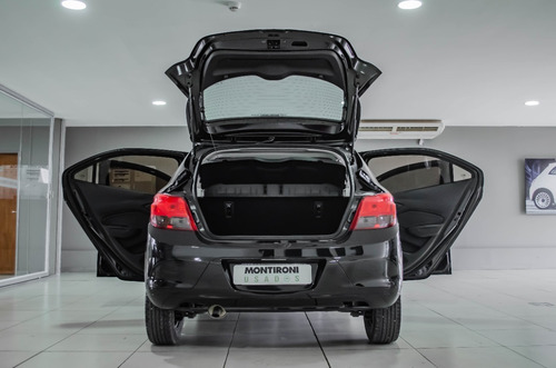 Imagen 19 de 25 de Chevrolet Onix Joy Black Edition 2019